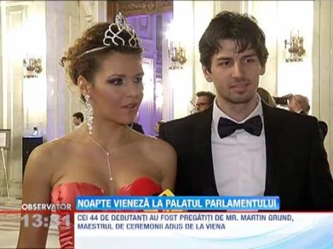 Tinute de gala si vals la Balul Vienez de la Palatul Parlamentului