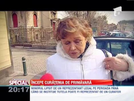 Curatorul si femeia de serviciu