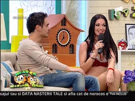 Deea Maxer a facut striptease la Neatza! (VIDEO)