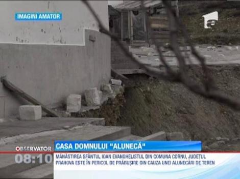 Manastire in pericol de prabusire din cauza alunecarilor de teren