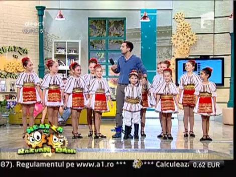 Grupul de copii "Dinamic" de la Palatul Copiilor, la Neatza
