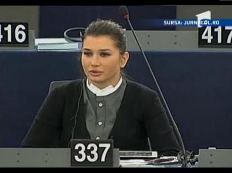 Elena Basescu, gest greu de explicat in plenul Parlamentului European!