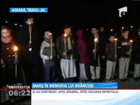 Sculptorul Constantin Brancusi, comemorat cu torte, fanfara si alai bisericesc la Targu Jiu