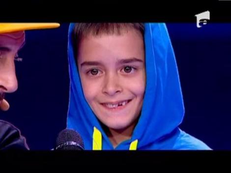 Rares, "fratele mai mic" al lui CRBL, are doar opt anisori si danseaza demential!!!