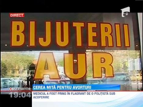 Un medic ginecolog din Craiova i-a cerut unei paciente sa isi vanda bijuteriile pentru a-l putea plati