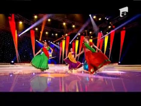 Bollywood, direct de la Institutul Politehnic!!! Cinci fete cu...stele in frunte!