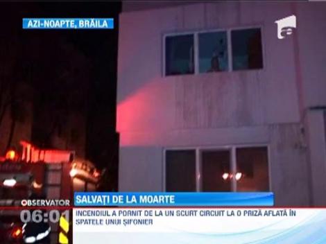 Un baiat de sase ani si bunicii sai erau sa arda de vii intr-un apartament din Braila