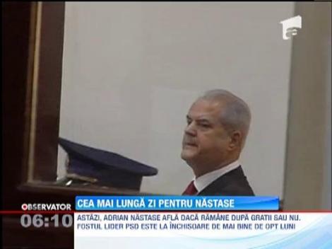 Adrian Nastase afla astazi daca ramane in inchisoare sau se intoarce acasa