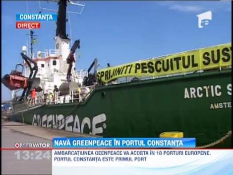 O nava a organizatiei Greenpeace a acostat la malul marii Negre