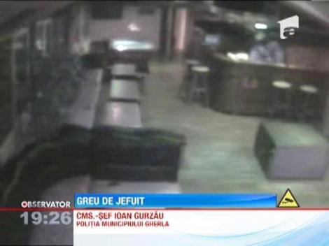Jaf esuat intr-un club din Gherla