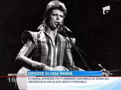 Expozitie in onoarea cantaretului David Bowie