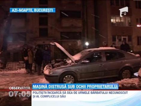 Masina unui bucurestean a fost distrusa de un incendiu provocat de un "cocktail molotov"