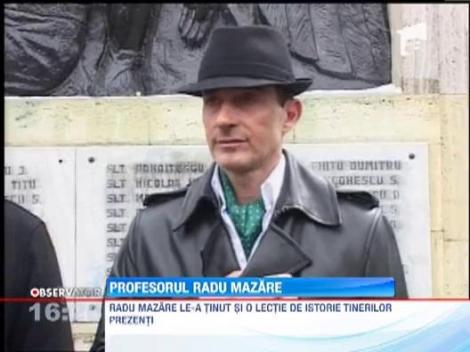 Radu Mazare a predat lectii de istorie si a plantat copaci