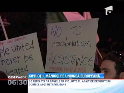 Bancile din Cipru se redeschid dupa o intrerupere de 12 zile