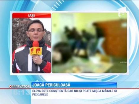 De la o bulgareala in curtea scolii, o eleva nu-si mai poate misca mainile si picioarele