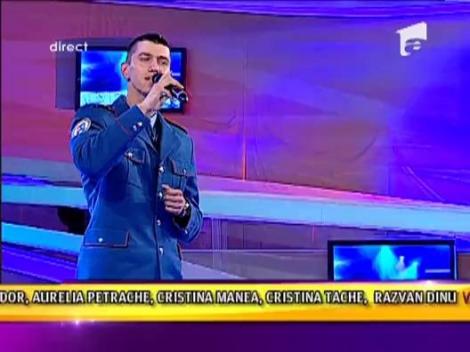 Nicolae Lacatus, jandarmul care a cucerit internetul cu vocea sa, a venit la Acces Direct: "Am invatat cantecul de la tatal meu"!