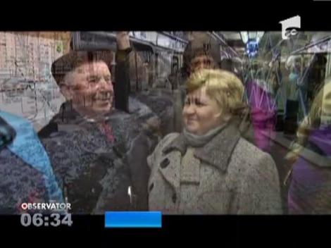 Seara dansanta la metrou! Pensionarii din Kiev petrec o data pe saptamana in subteran