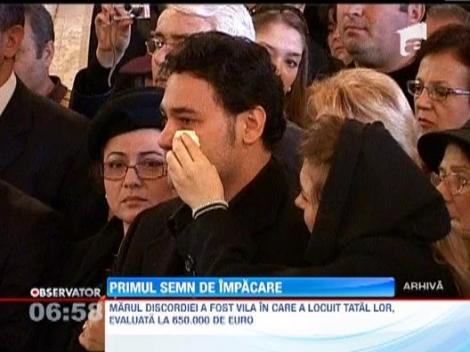 Dupa ani intregi de certuri, in familia Dolanescu apare un semn de impacare