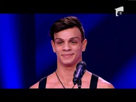 Dans masculin la bara, pe tocuri!!! Acrobatul Laurentiu Ion i-a lasat pe toti cu gura cascata!