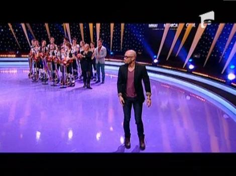 Mihai Bendeac a sarutat o coregrafa de la "Romania Danseaza"