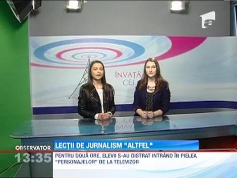 Elevii clasei a X -a a liceului I.L.Caragiale din Bucuresti, in vizita la Intact Media Academy