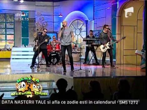 "Sunt un pic pic indragostit!" | Voltaj porneste intr-un turneu prin tara