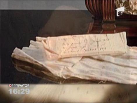 O bucata de stofa patata cu sangele regelui Ludovic al XVI-lea, a fost vanduta cu aproape 19.000 de euro