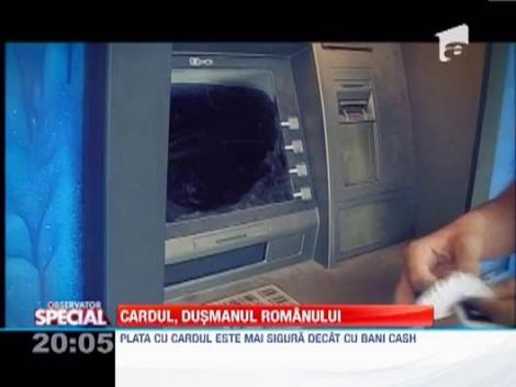 Cardul, dusmanul romanului