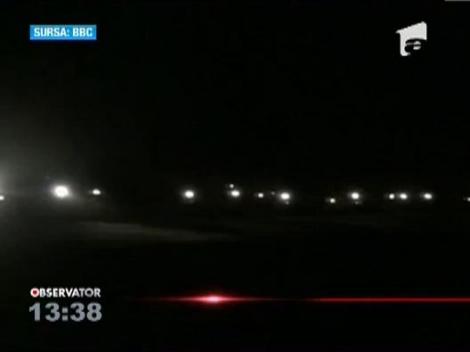 Cateva sute de localnici dintr-un orasel din Peru au ajutat un avion sa se ridice de la sol