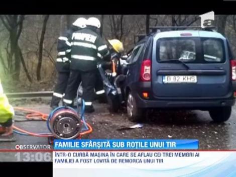Familie sfarsita sub rotile unui TIR pe o sosea din Dambovita
