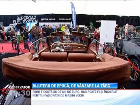 Douazeci de masini de epoca au facut senzatie la Salonului Auto Moto din Capitala