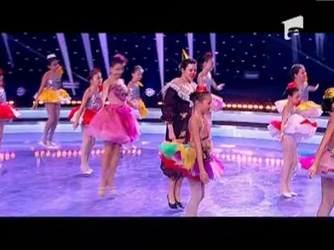 Clovni, arlechini si balerine au invadat scena de la "Romania Danseaza"!