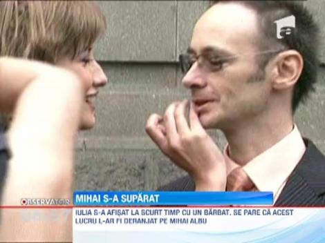 Mihai Albu a lasat-o pe Iulia fara masina si fara telefoane