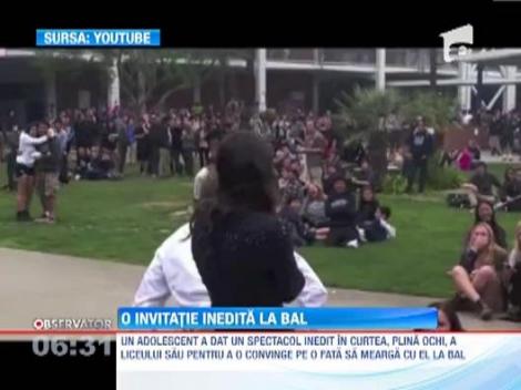 Metoda inedita prin care un tanar isi invita fata visurilor sale la bal