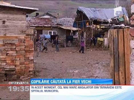 COPIII CAUTA LUMINA / Copilarie cautata la fier vechi