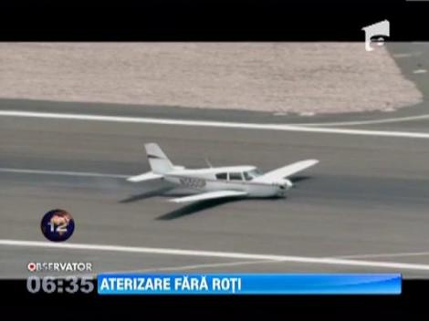 Curaj nebunesc! Un pilot a aterizat cu un avion fara roti