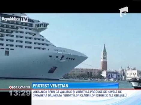 Marile pacheboturi de croaziera prin Venetia, intampinate cu proteste