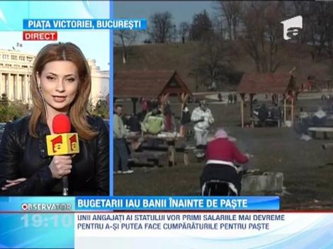 Guvernul le plateste bugetarilor salariile inainte de Paste