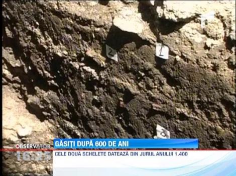 Doua schelete imbratisate, descopetite in curtea unei manastiri