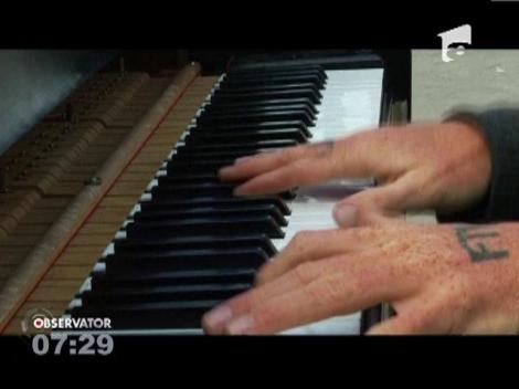 Cu pianul la plimbare in parc