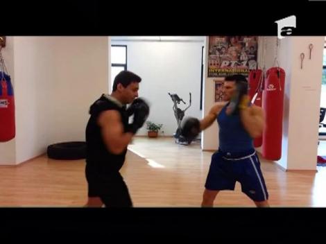 Mircea Badea face "palmare" in stilul Floyd Mayweather