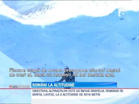 Horia Colibaseanu si Iustin Ionescu au ajuns la cota 5200, pe Muntele Lhotse