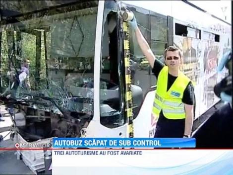 Un autobuz RATB a lovit trei masini si un pieton dupa ce soferului i s-a facut rau la volan