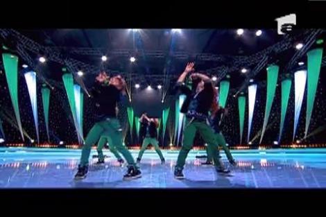 MiniBlockBusters - un baiat si patru fete! De trei stele!