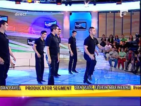 Trupa RomaFest danseaza la "Acces Direct"