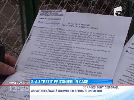 Prizonieri in propriile case