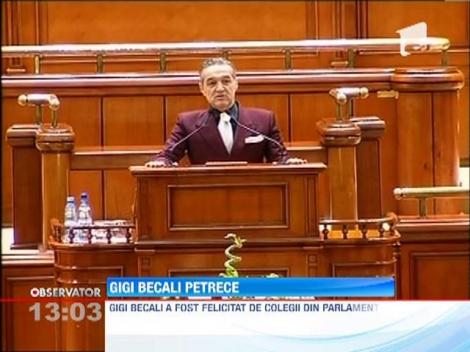 Gigi Becali, felicitat de colegii din Parlament