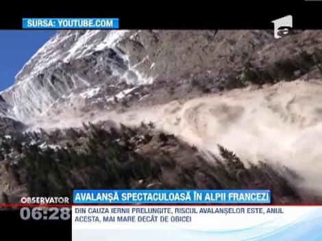 Avalansa spectaculosa in Alpii Francezi