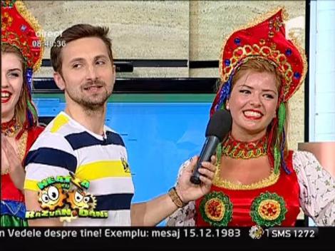 Trupa Vogue a adus un strop de culoare in platoul de la Neatza