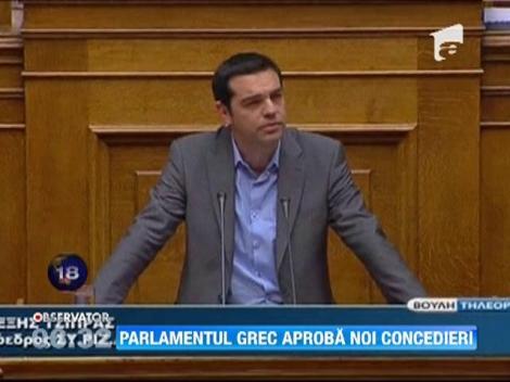 Parlamentul Greciei a aprobat o lege care permite concedierea a mii de functionari publici